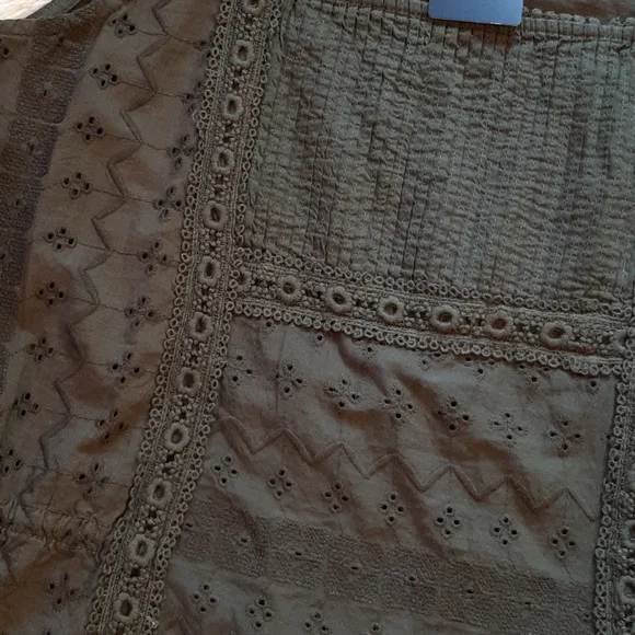 Lucky Brand Olive Green embroidered top, size large, NWT - Picture 4 of 10